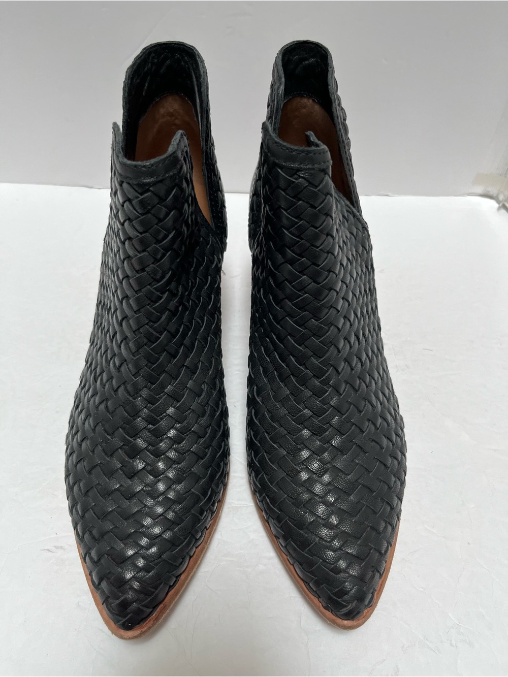 Frye Reed Cut Out Woven Bootie 
size 10M